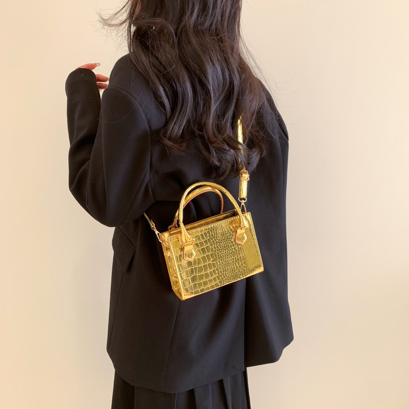 This Year's Popular Bag Women's Bag 2023 Summer Solid Color Crocodile Pattern Small Square Bag Fashion Commuter Shoulder Messenger Bag