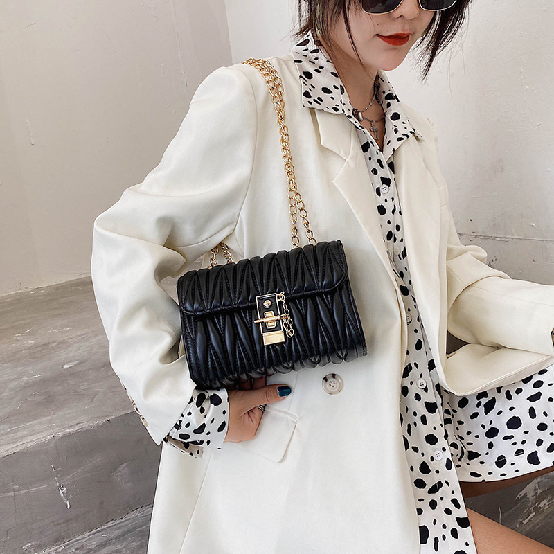 Summer Leisure Small Bag for Women 2023 New Korean Style Pleated Messenger Bag Trendy Textured Shoulder Chain Small Square Bag