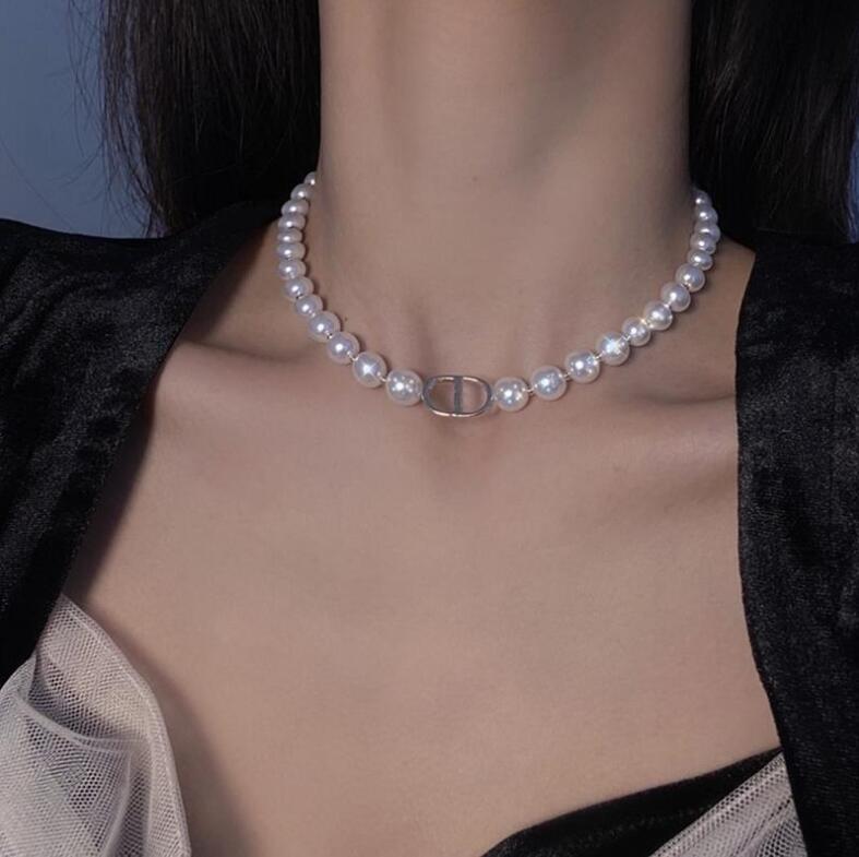 Cd Pearl Necklace for Women Light Luxury Minority Retro Elegant Shell Pearls Clavicle Chain Ins Cold Style Necklace Sweater Chain