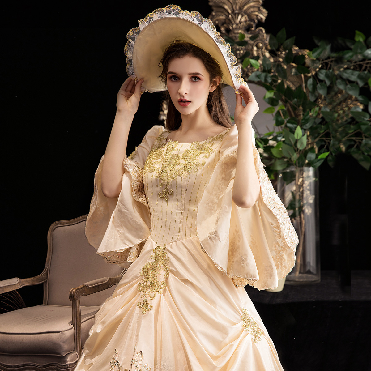 新款香槟欧式宫廷服皇后化妆童话主持年会走秀影楼演出礼服女