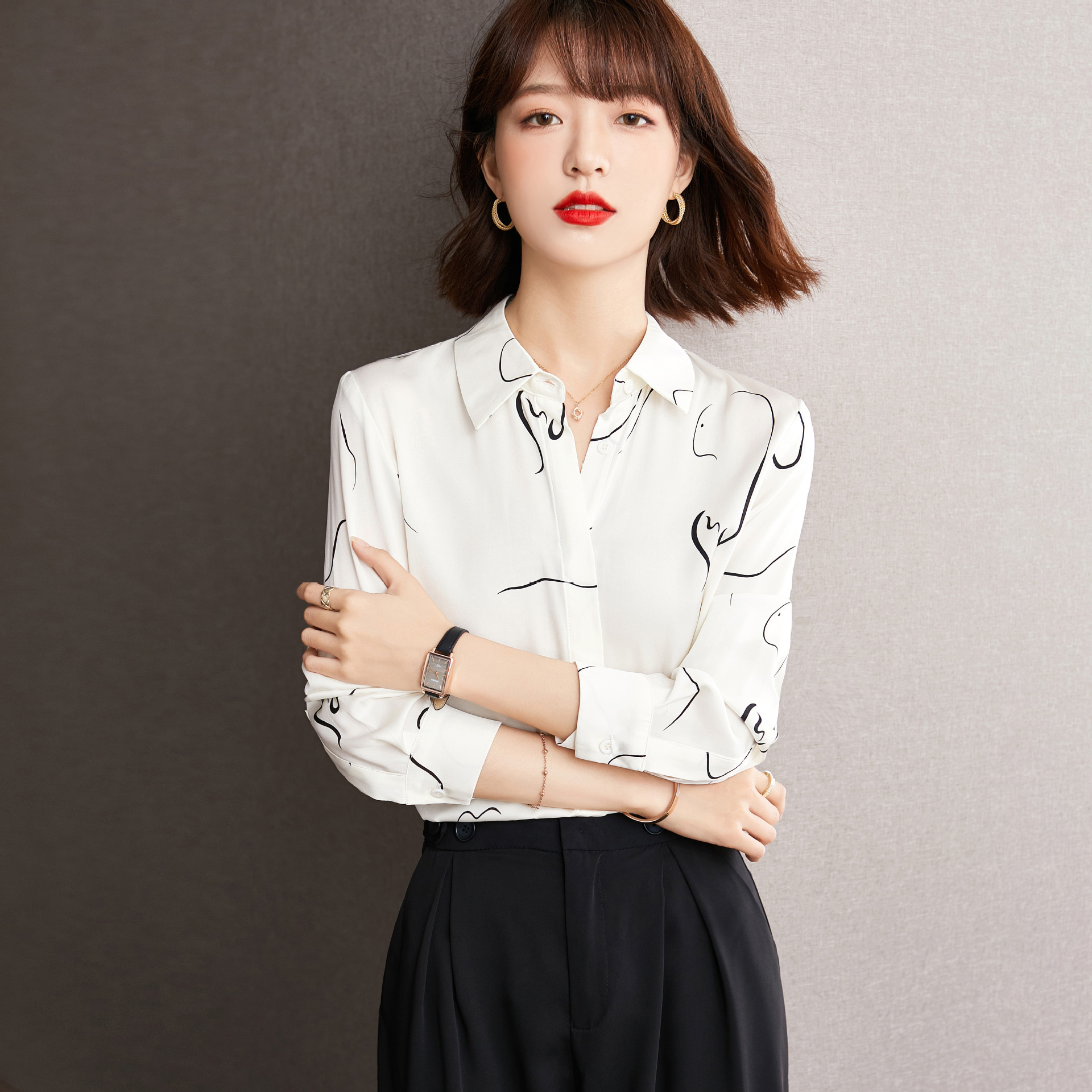 早春季2022年新款雪纺衬衫女设计感小众女士印花上衣法式短款