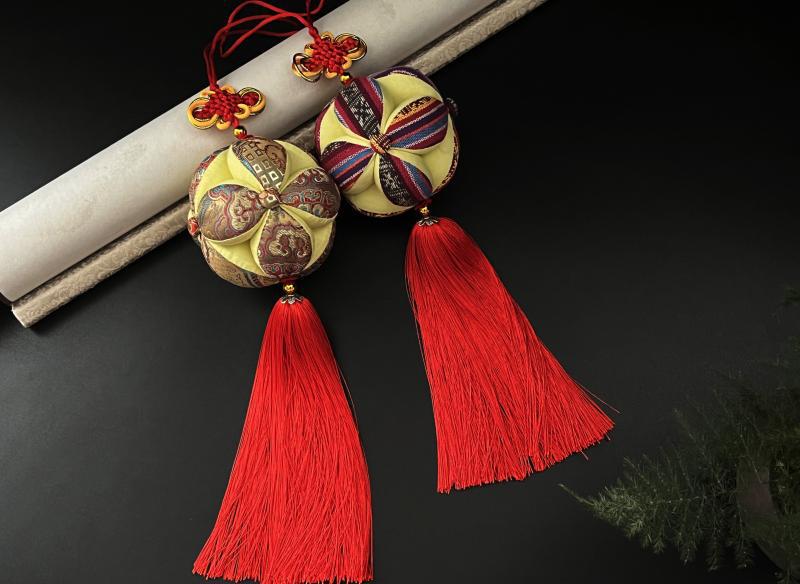 onm6批发广西靖西 幼儿软球 柔性丝棉绣球广西壮族手工艺品挂件