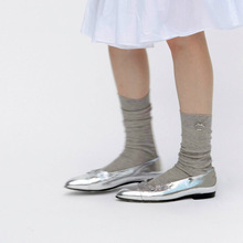 街头春季新款小众设计感银色单鞋女气质名媛风尖头浅口花瓣平底鞋