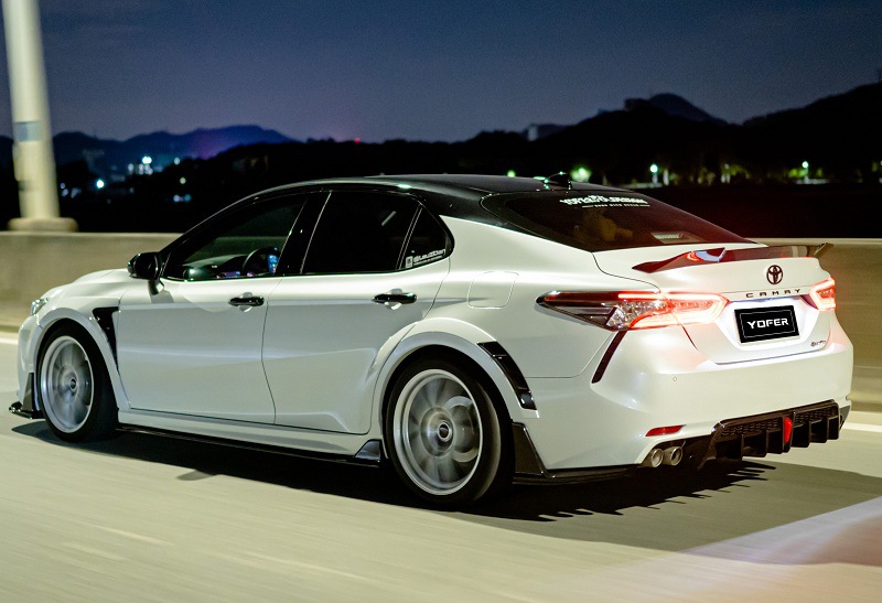 适用2018丰田八代凯美瑞运动版改装极夜尾翼宽体大小包围前后轮眉