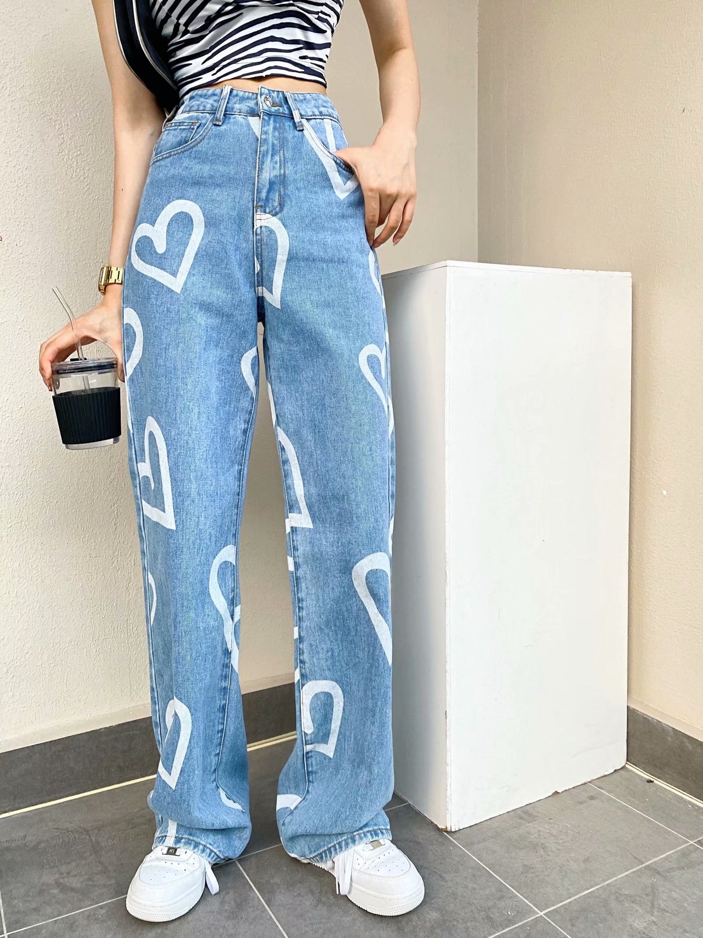 爱心印花牛仔阔腿裤女2021春秋款欧美范儿宽松显瘦直筒高腰牛仔裤