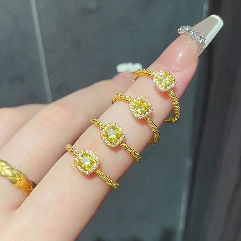 Small Sugar Cube Yellow Diamond Ring Female Xiaohongshu Small Square Diamond Twist Ring High Sense Hand Jewelry Ins Niche Wholesale