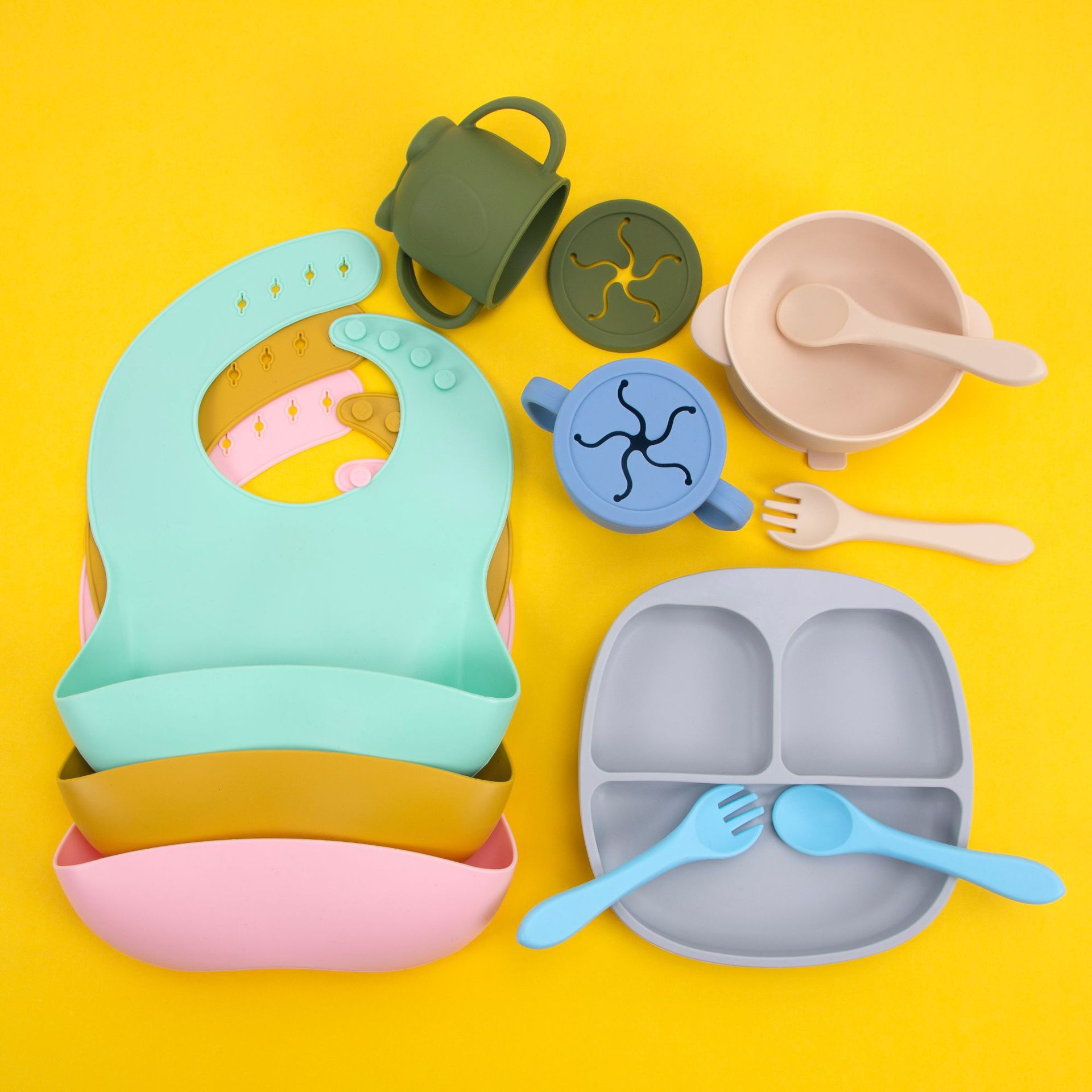 母婴用品儿童餐具硅胶餐盘吸盘式辅食碗婴儿叉勺宝宝围兜套装批发
