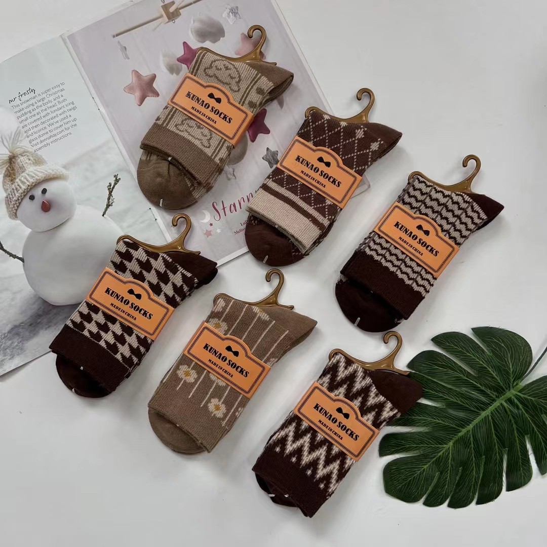 辽源坤澳加厚冬款精梳棉双针双路女袜无提花线头中腰袜子6897批发