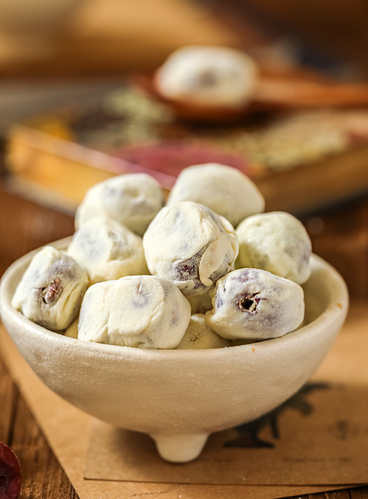 网红奶枣杏仁 奶枣巴旦木 手工奶芙杏仁枣 奶油夹心枣零食