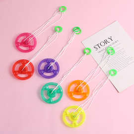 新款儿童玩具拉线拉环陀螺发光陀螺 发光拉哨飞轮 创意小玩具批发