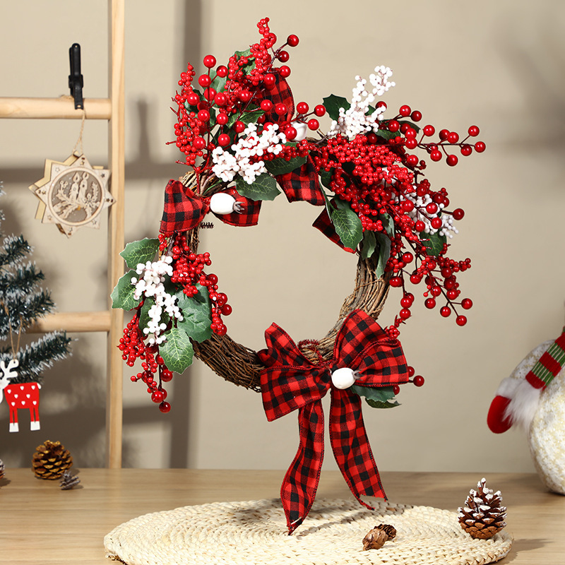 跨境热卖圣诞花环仿真红果花环藤条门环节日装饰商场酒店花环批发