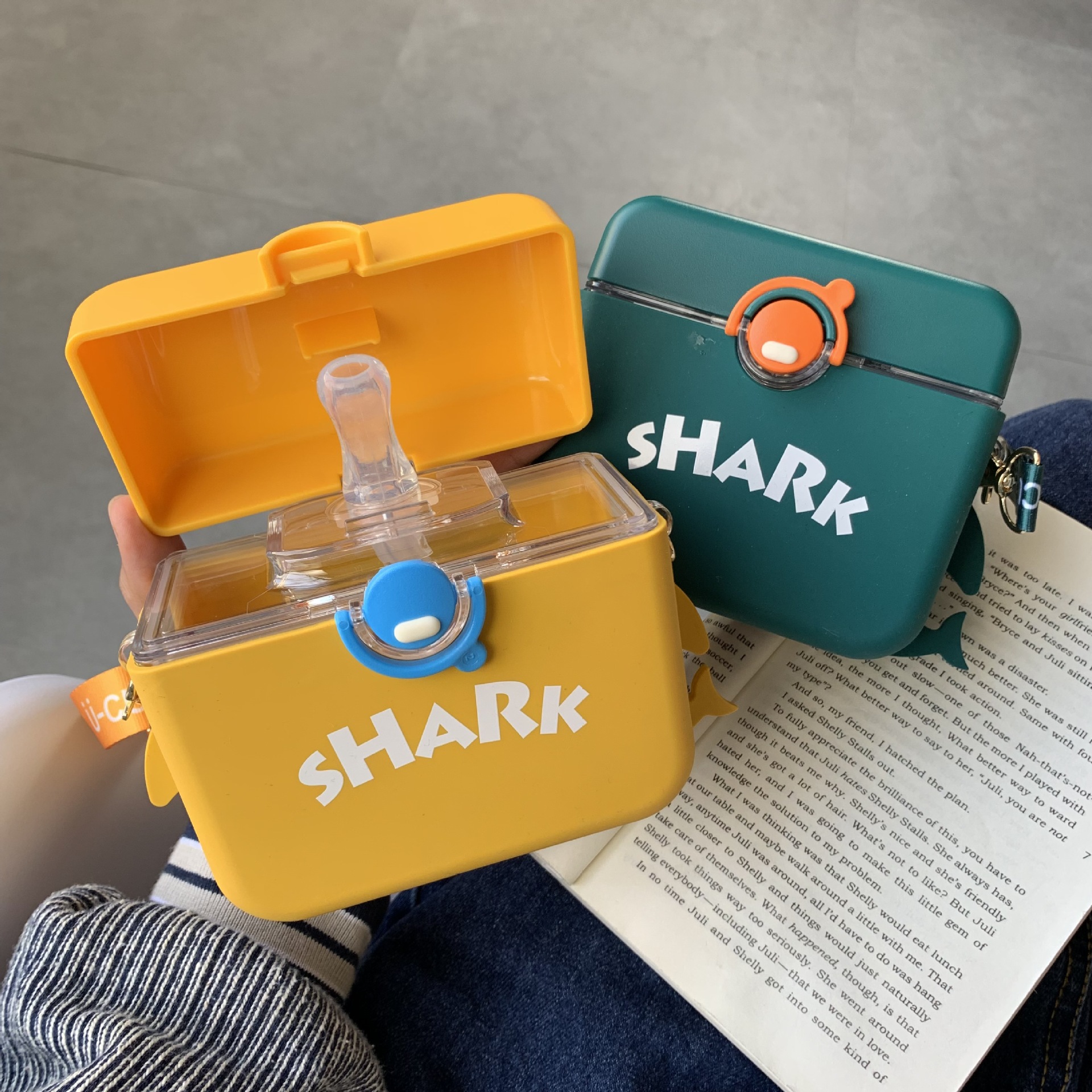 Creative Square Belt Straw Cup Children's Personality Flat Strap Blood Block Cute Drop-Resistant High Temperature Resistant Shark Cup