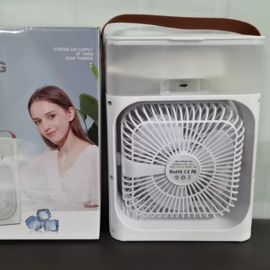 家用喷雾小风扇usb迷你五孔喷雾式冷风扇学生宿舍桌面台式电风扇