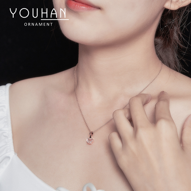 Necklace Female Simple Crown Inlaid Zircon Pendant Neck Accessories TikTok Necklace Clavicle Chain Jewelry Manufacturer One Piece Dropshipping