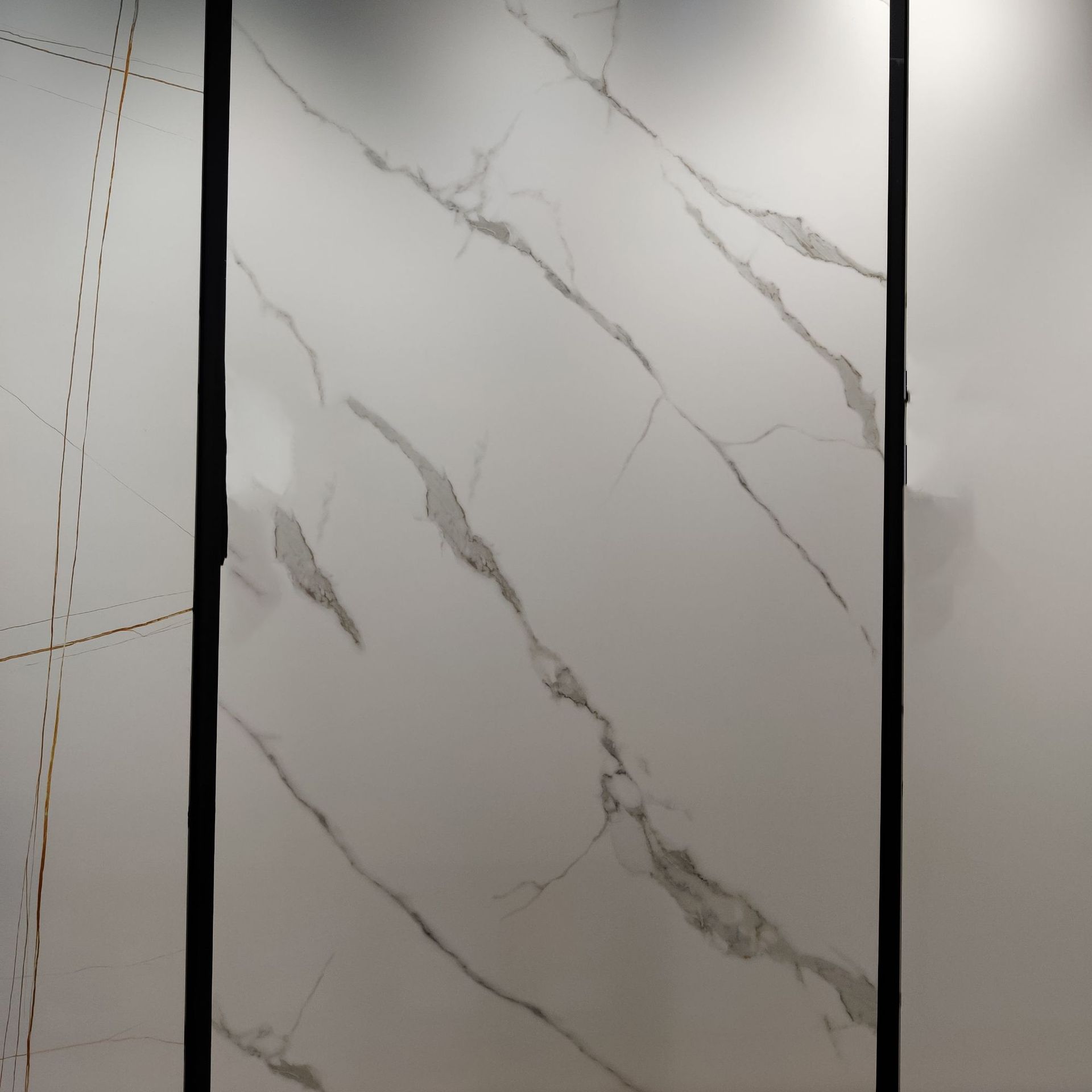 灰色细颗粒岩板火山灰闪电灰意大利深灰浅灰岩板台面板餐桌面加工