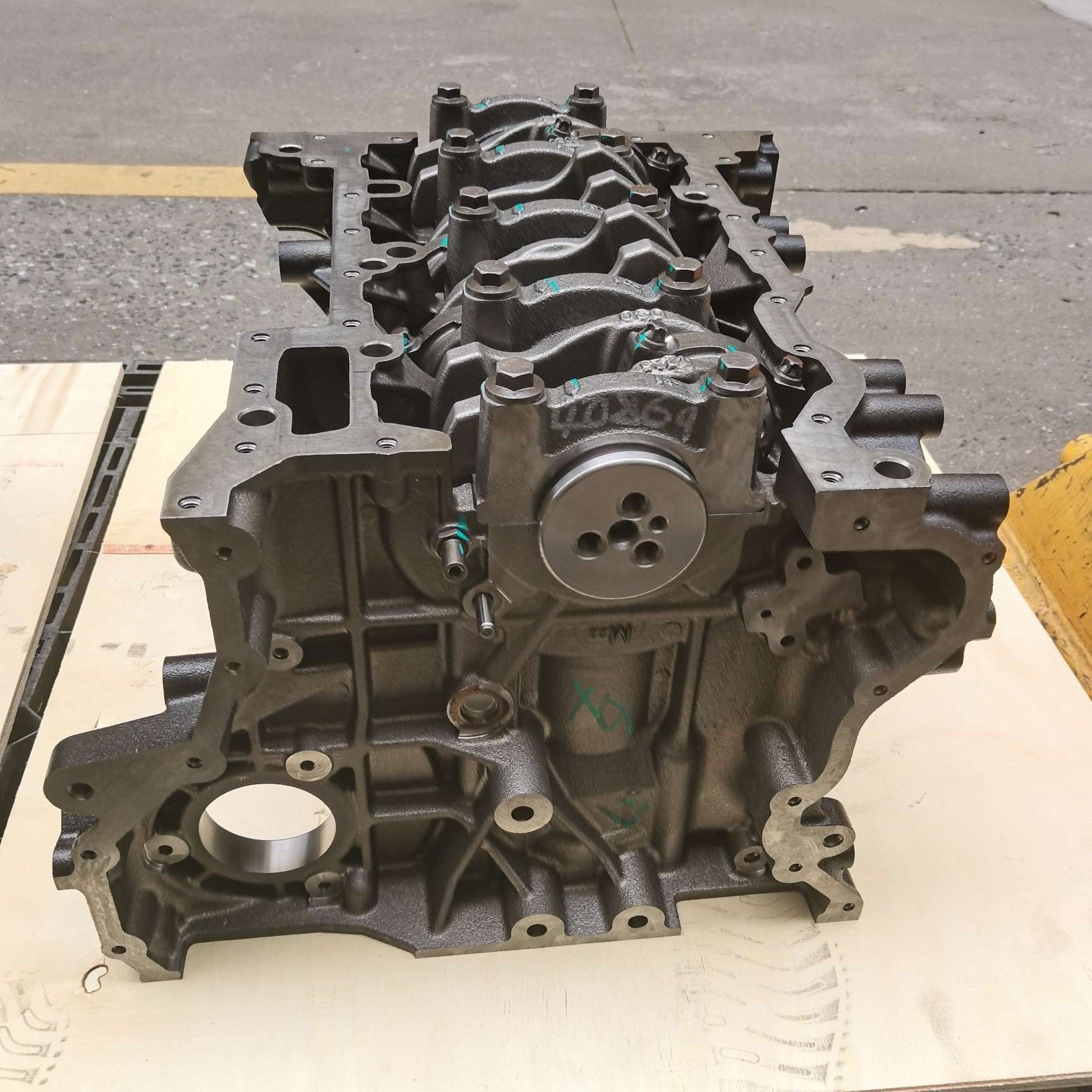 江铃4d22全顺新世代v348国六中缸总成缸体柴油发动机2.2排量