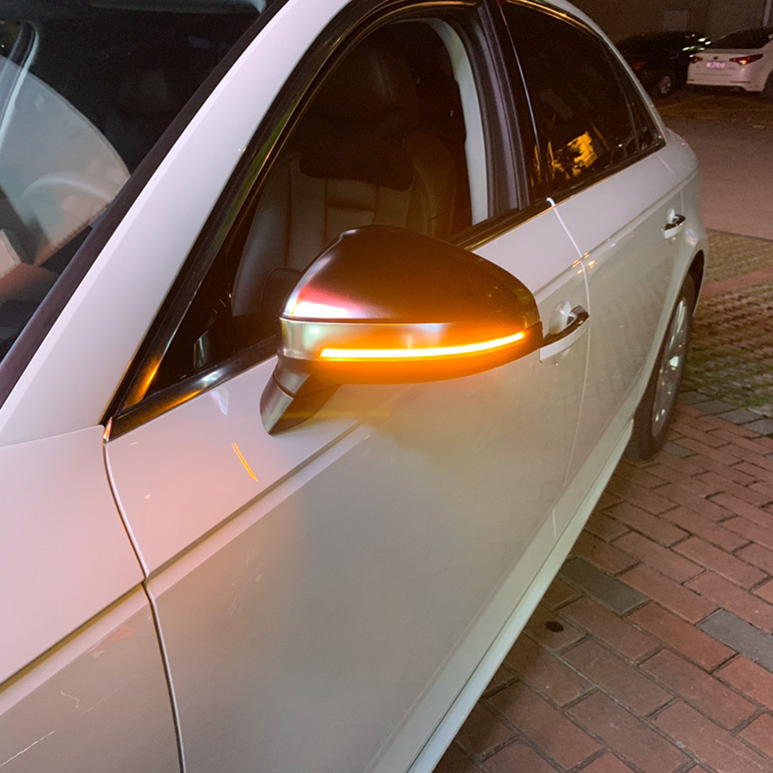 适用奥迪a3流水转向灯 a4l/a6l/q3/q7/tt改装一抹蓝后视镜流水转