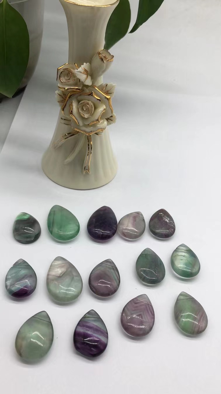 工厂批发天然彩萤石雨滴吊坠挂件晶体水润光泽颜色超美饰品配饰