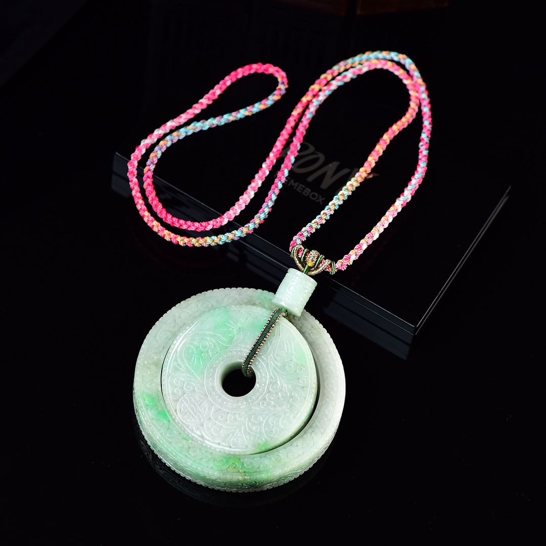 缅甸a货老料玉石正阳绿翡翠雕花子母扣吊坠手工雕刻中国风项链