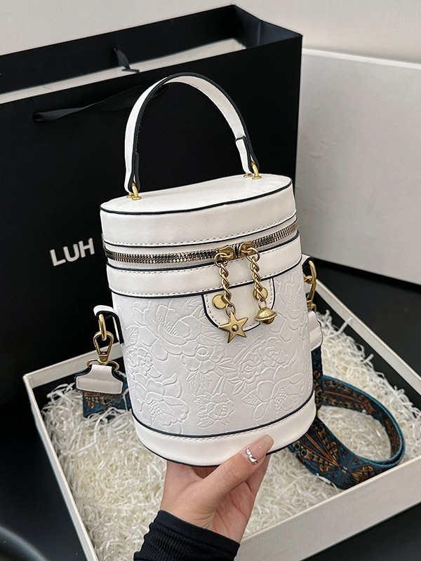 New 2024 Fashion Trend Textured One-Shoulder Bag Special-Interest Design Portable Printed All-Matching Crossbody Cylinder Women's Bag