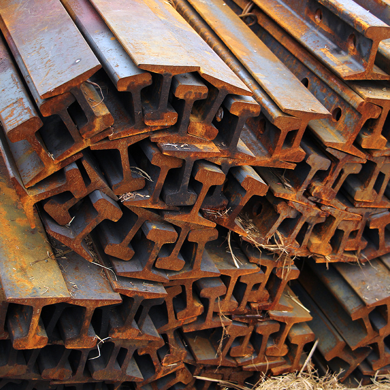 成都量力钢材城现货批发轨道钢 u71mn重型轨道钢起重机铁交通材料