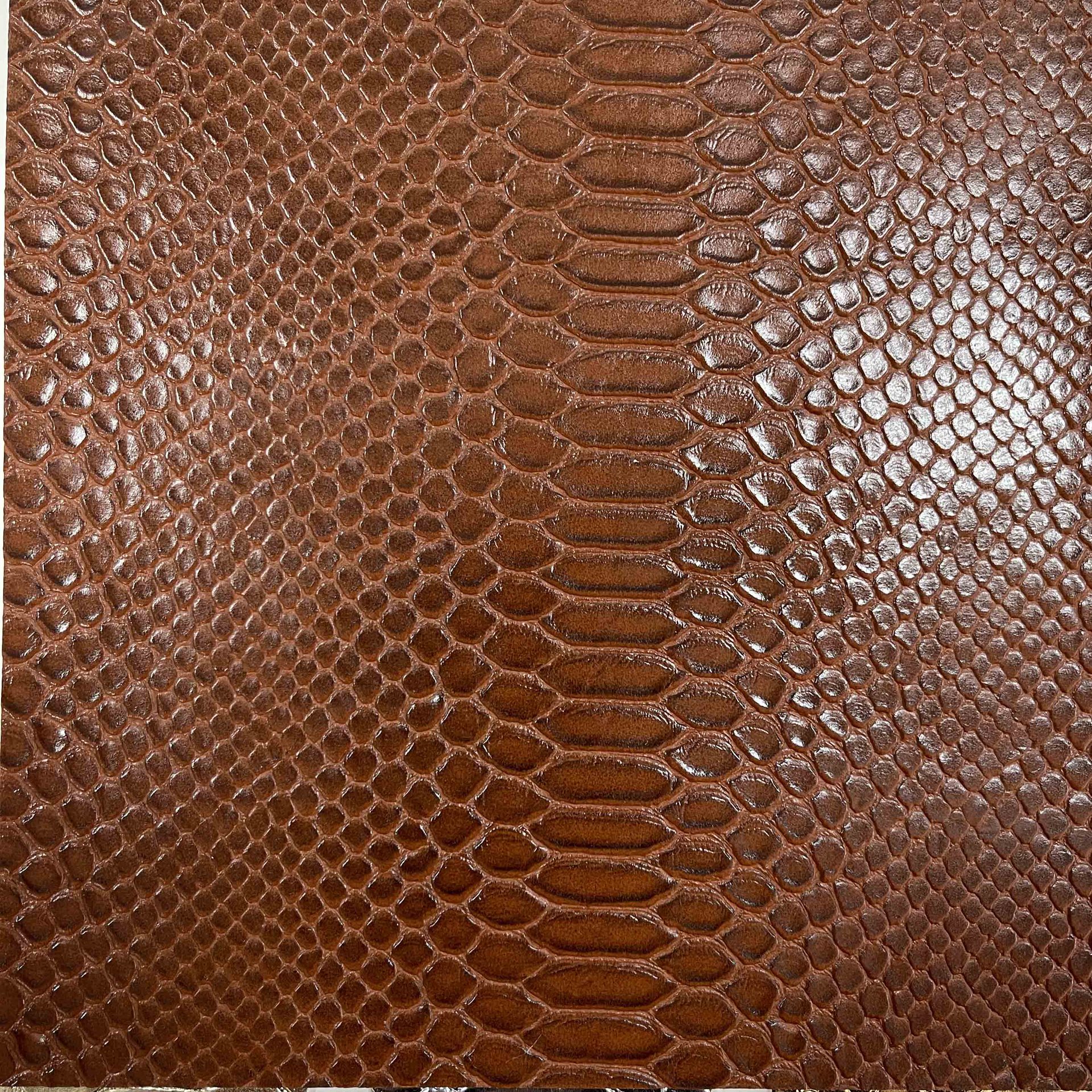 现货供应蛇纹pvc皮革面料人造革箱包鞋材革软包装饰电子包装