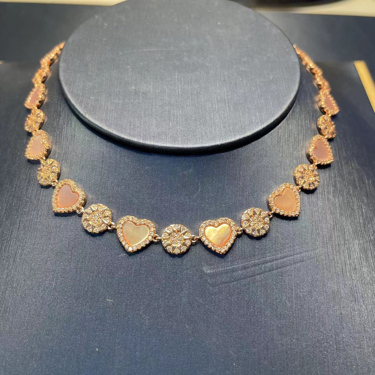 a家二月新款粉贝母爱心项链女多心形粉贝母锁骨链粉贝壳镀金镶钻