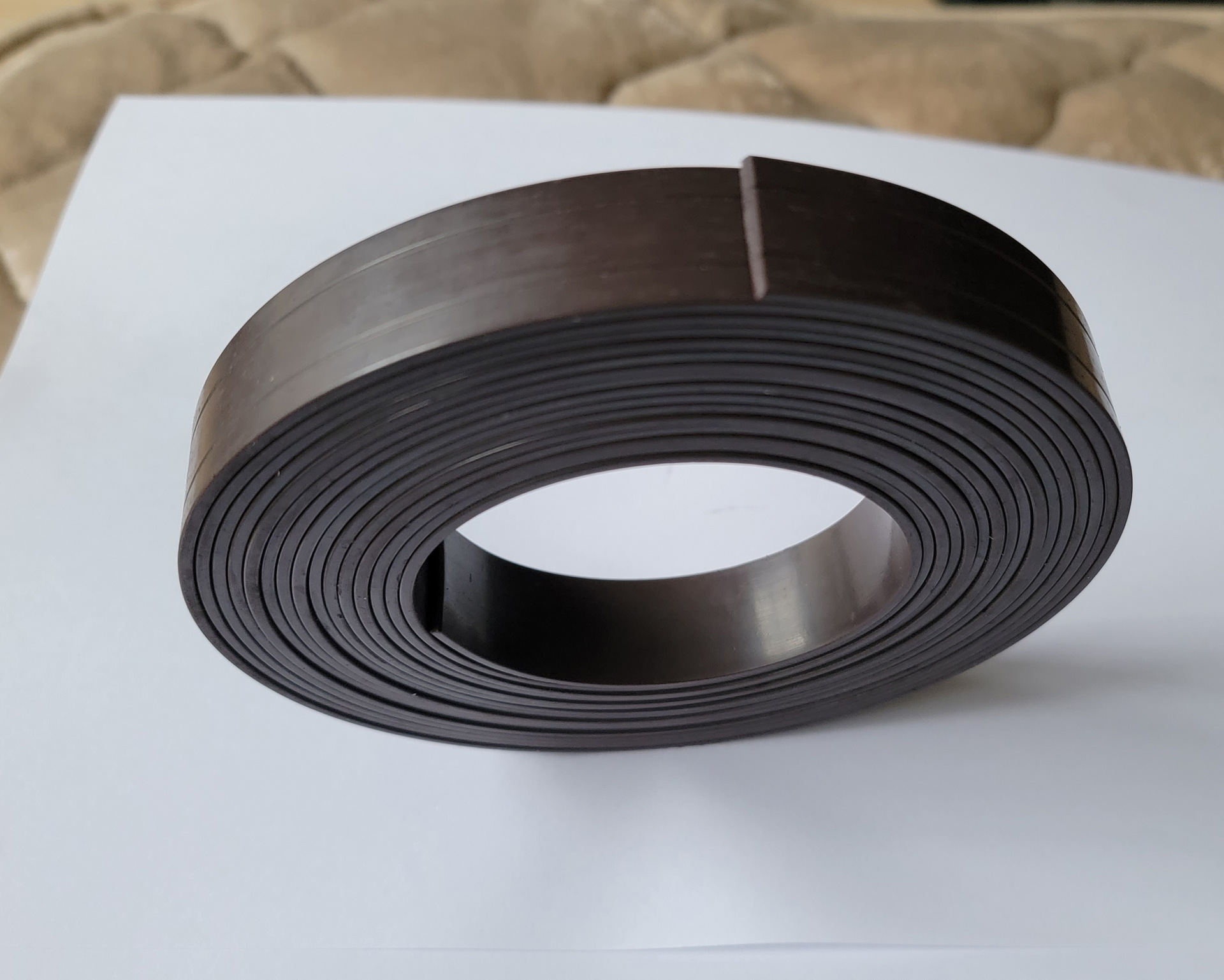 厂家直供强力橡胶磁条贴3m胶软磁条可裁剪磁片2015mm