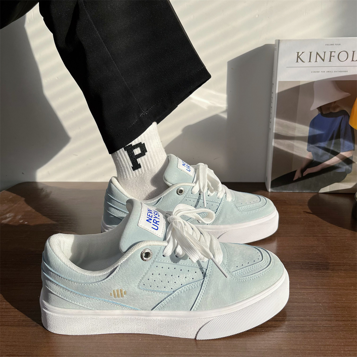 冰蓝色板鞋女复古ins超火平底滑板鞋日系chic小众休闲运动面包鞋