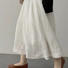 褶皱裙茶歇法式白色字半身裙女2024夏季感中长款遮胯显瘦宽松裙子