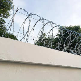 刺铁丝网围栏
