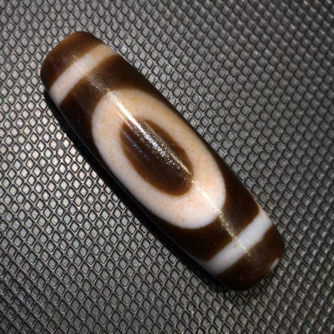 古法优品山形一眼靠山天珠品相佳风化细腻咬色扎实收藏品xy1a15