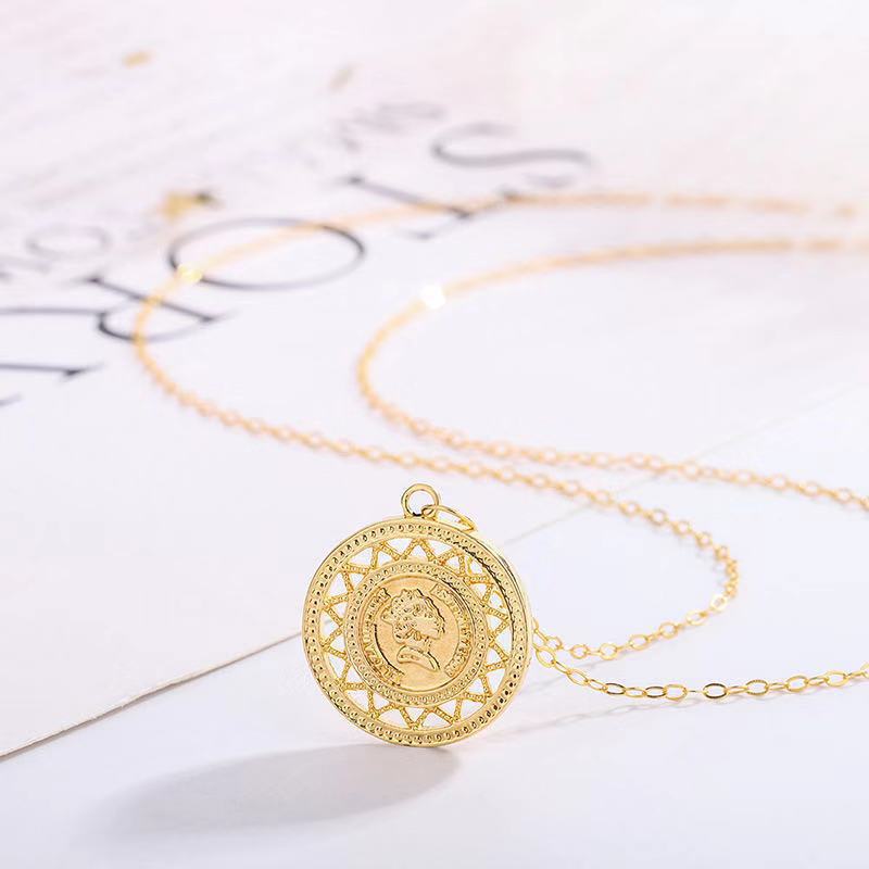 18k金黄金项链女王牌金币吊坠时尚简约au750女皇圆形锁骨项链批发