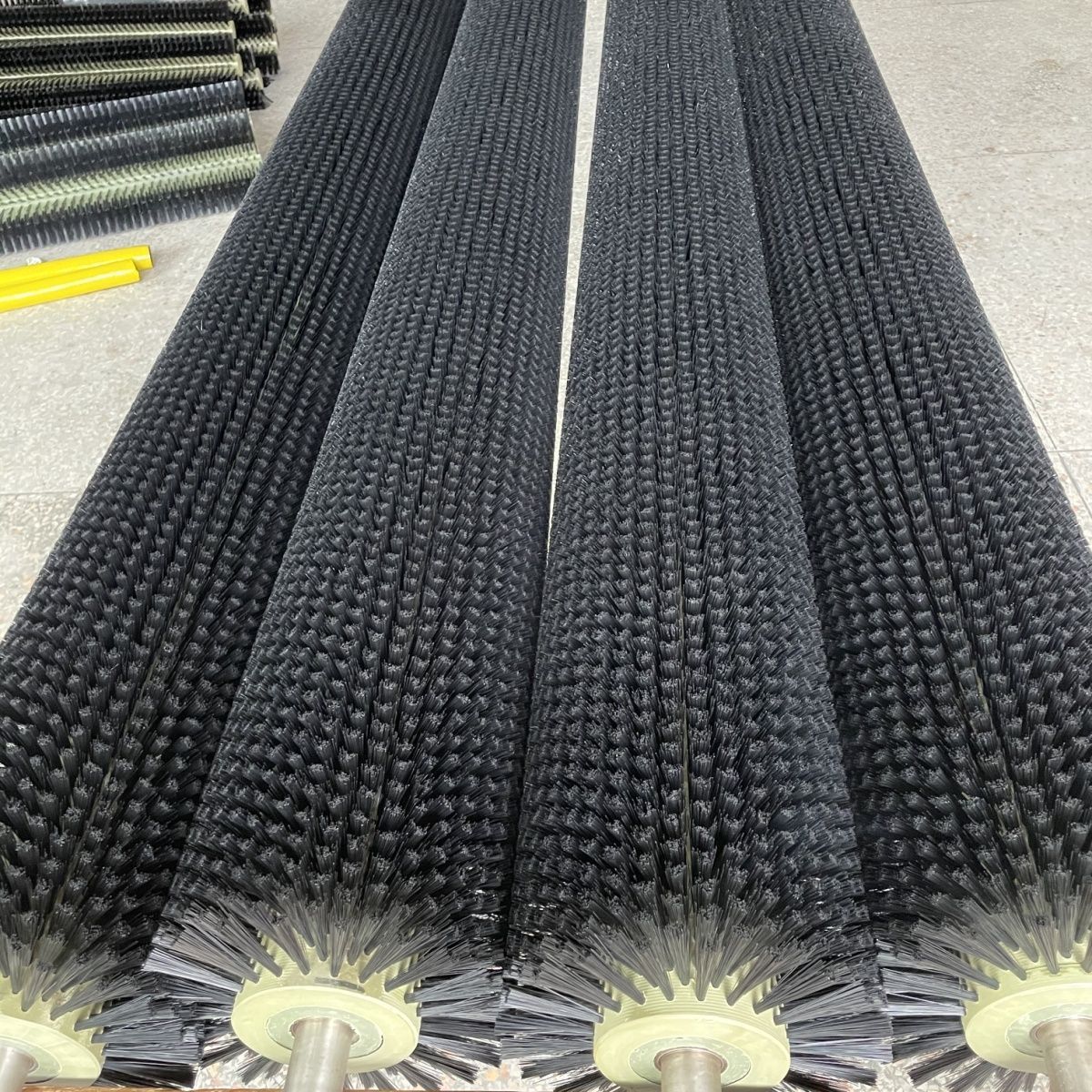 毛刷厂家80型50型30型防堵眼滚筒筛沙机毛刷尼龙丝辊刷圆柱形毛刷