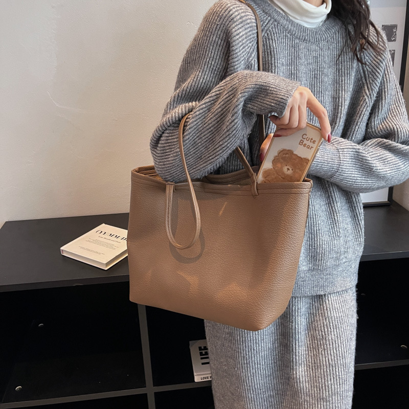 Wholesale Bag Large Capacity Women's Bag 2022 Autumn and Winter New Textured Tote Bag Casual Fashion Underarm Shoulder Bag