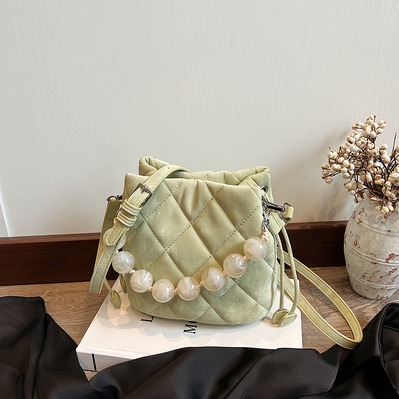 韩国珍珠手提包包女2024新款夏季高级感新中式串珠菱格链条水桶包