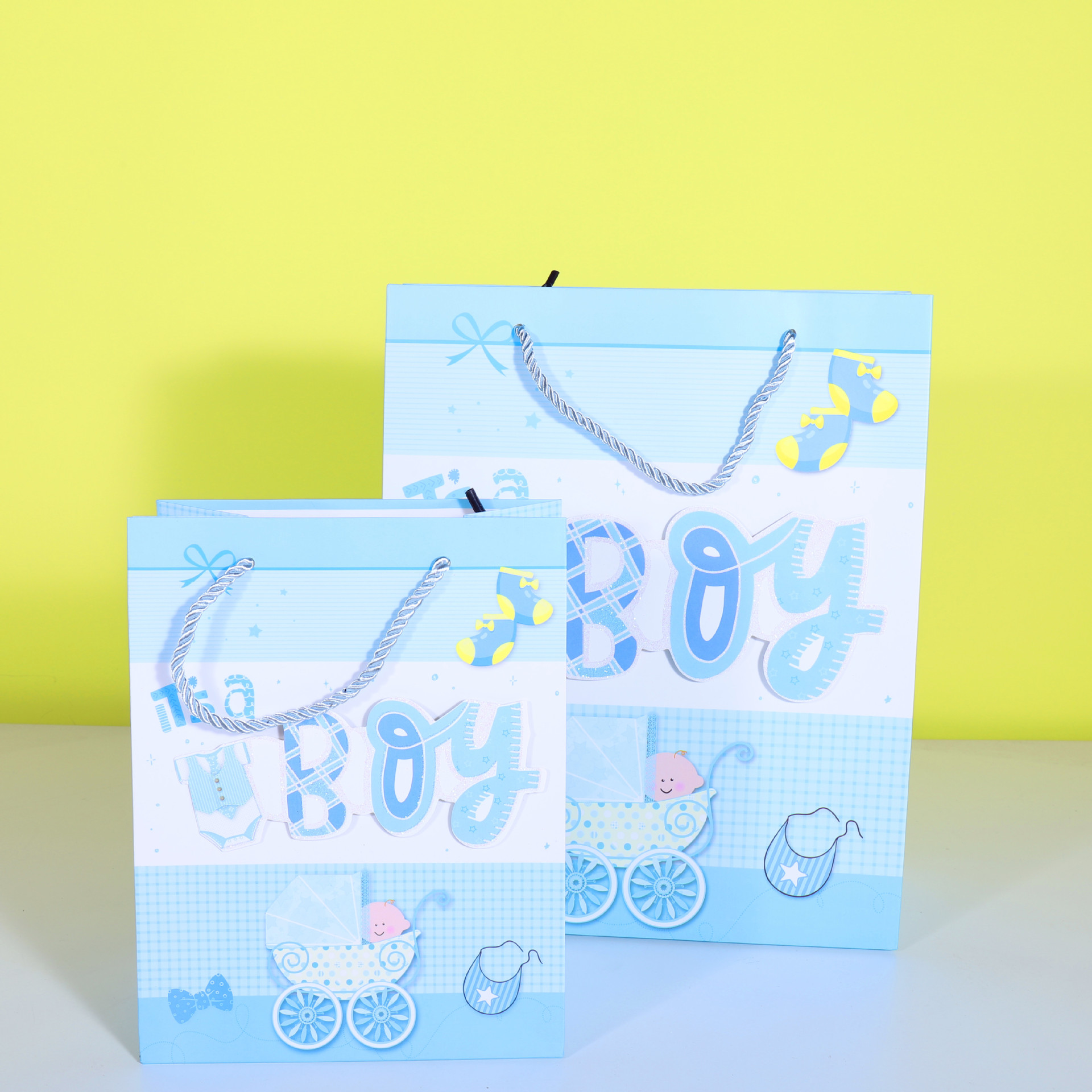 boy字母纸质手提袋现货批发购物纸袋批发礼品袋正方形卡通包装袋