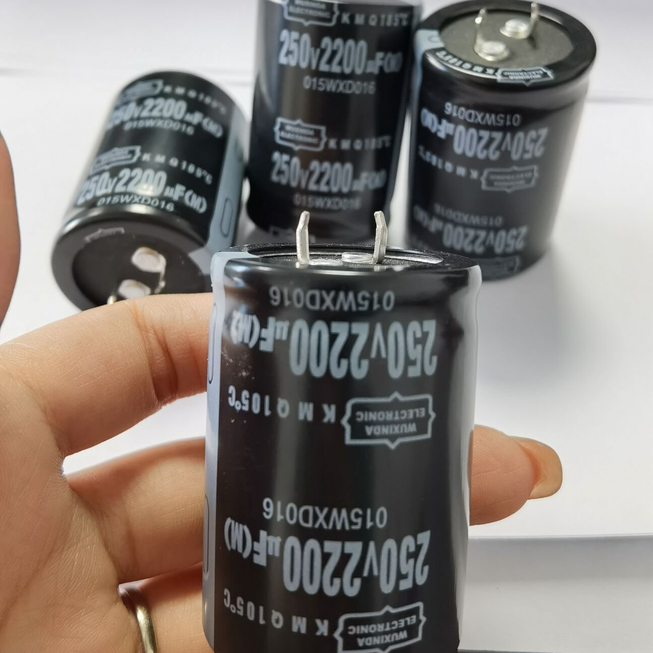 电解电容 250v2200uf35*50牛脚国产全新2200uf250v足容铝电容