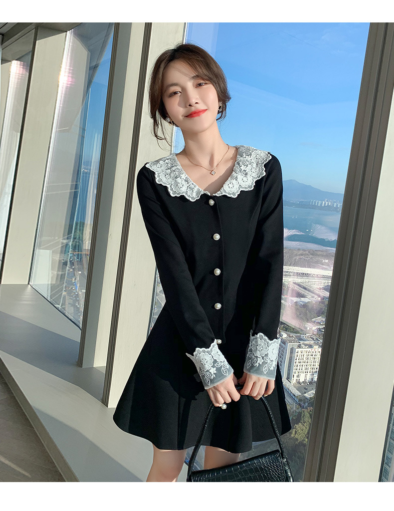 坚果2021春款女装韩版气质修身黑色a字裙小个子百搭娃娃领连衣裙