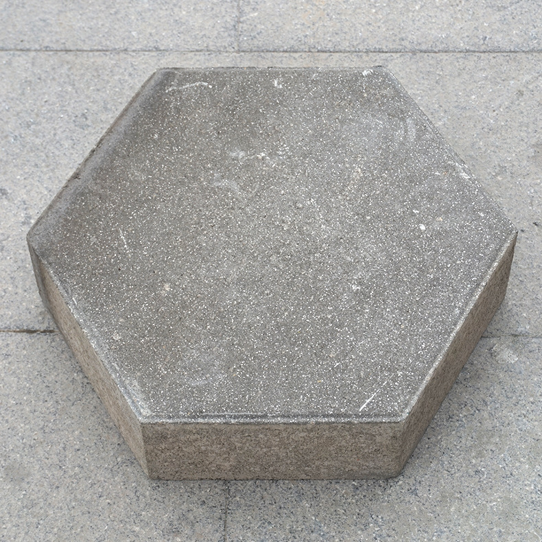 厂家定制水利护坡砖水泥实心砖河道草坪固土砖混凝土铺路六棱块