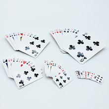 G0307 纸牌缩小 kingmagic魔术道具厂家批发节日晚会表演牌类道具