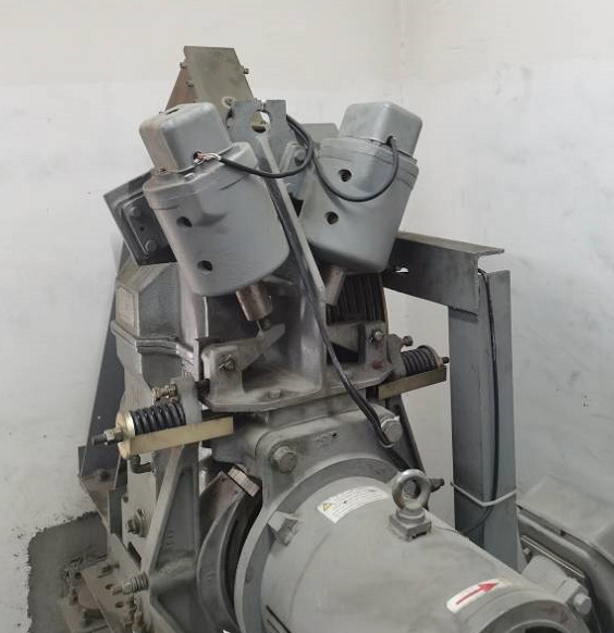 适用于三菱gps-2 em2471电梯曳引机主机抱闸线圈 制动器铜套铁芯