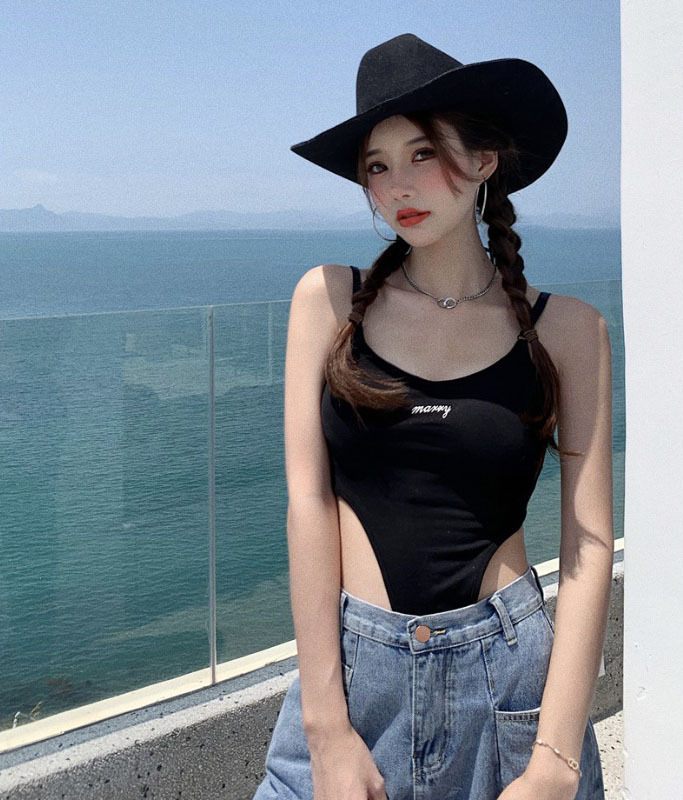 辣妹字母吊带背心女外穿夏季202新款设计感露背连体衣修身上衣服