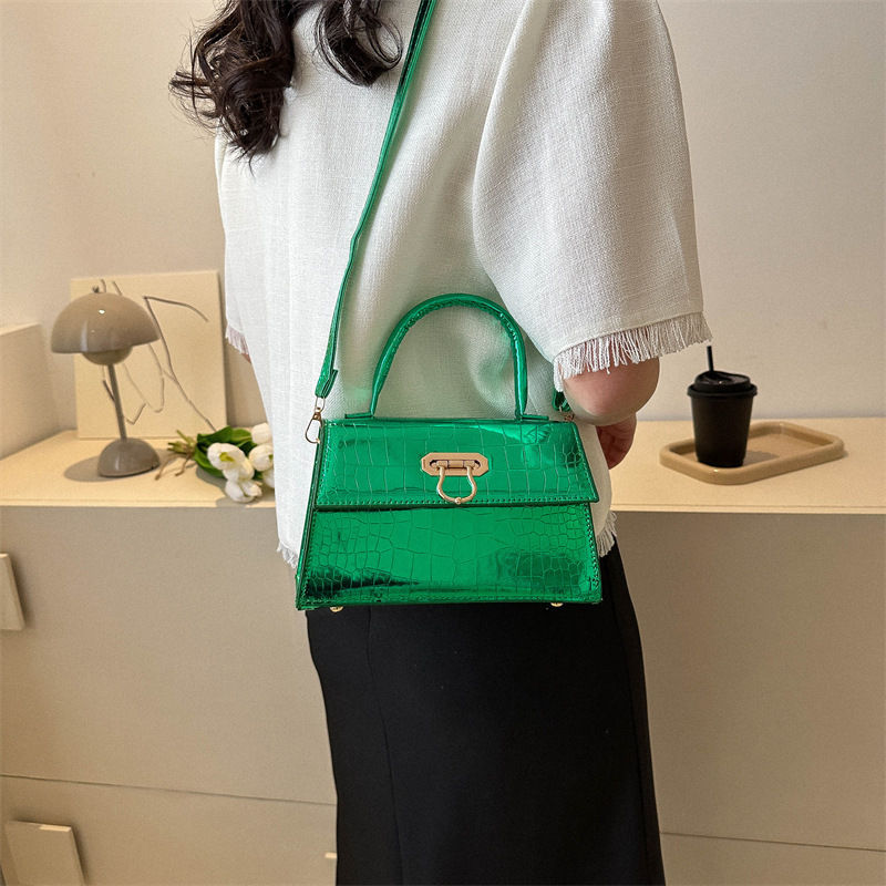 Retro Small Bags 2023 Spring Fashion Shoulder Bag Messenger Bag Women's Bag Simple Western Style Portable Small Square Bag Women