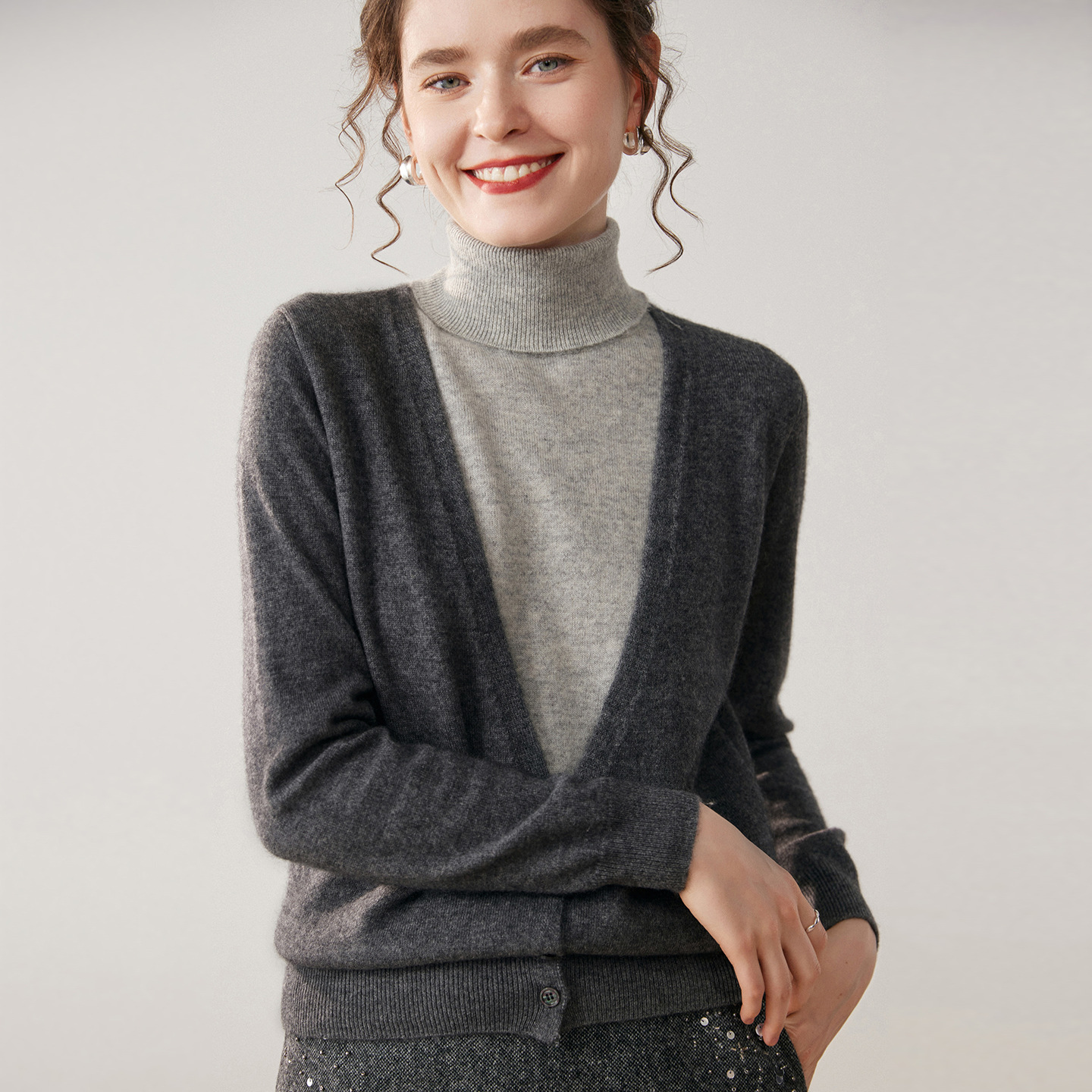 假两件高翻领山羊绒针织打底衫宽松显瘦上衣毛衣时尚内搭羊绒衫女