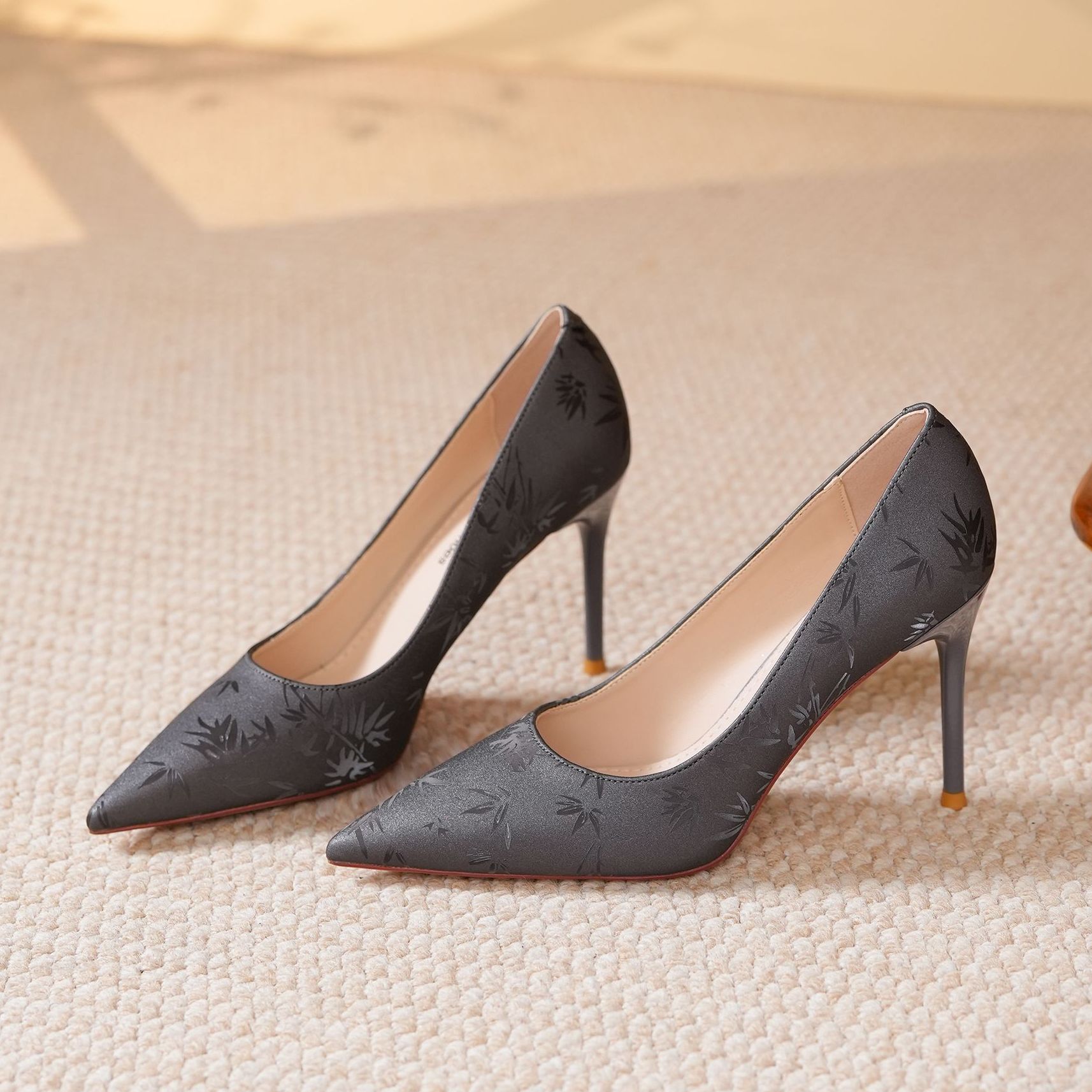 中国风女高跟鞋