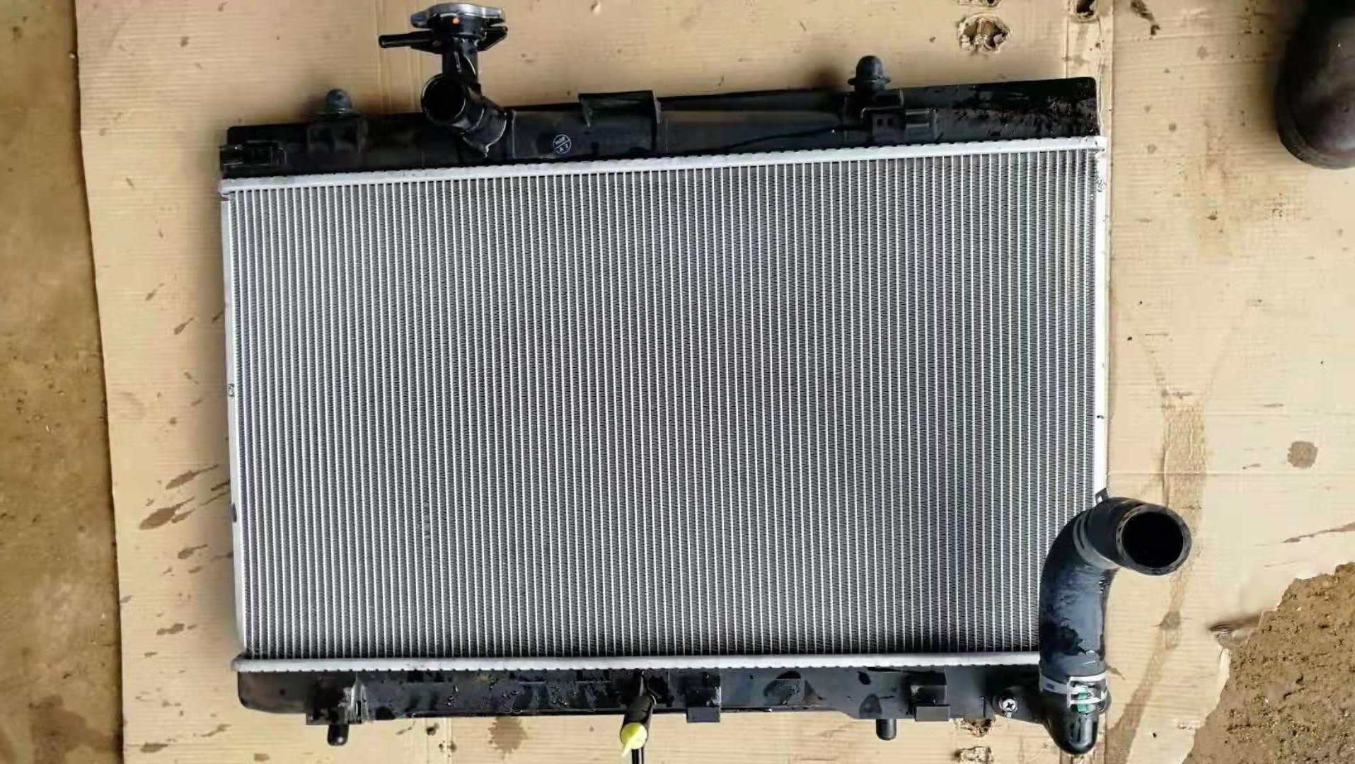 16400-0y191/0y080 1nr适用于雅力士威驰yarisviso汽车散热器水箱