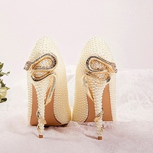 一件代发欧美新款时尚珍珠新娘鞋子女婚纱尖头浅口蛇跟性感高跟鞋