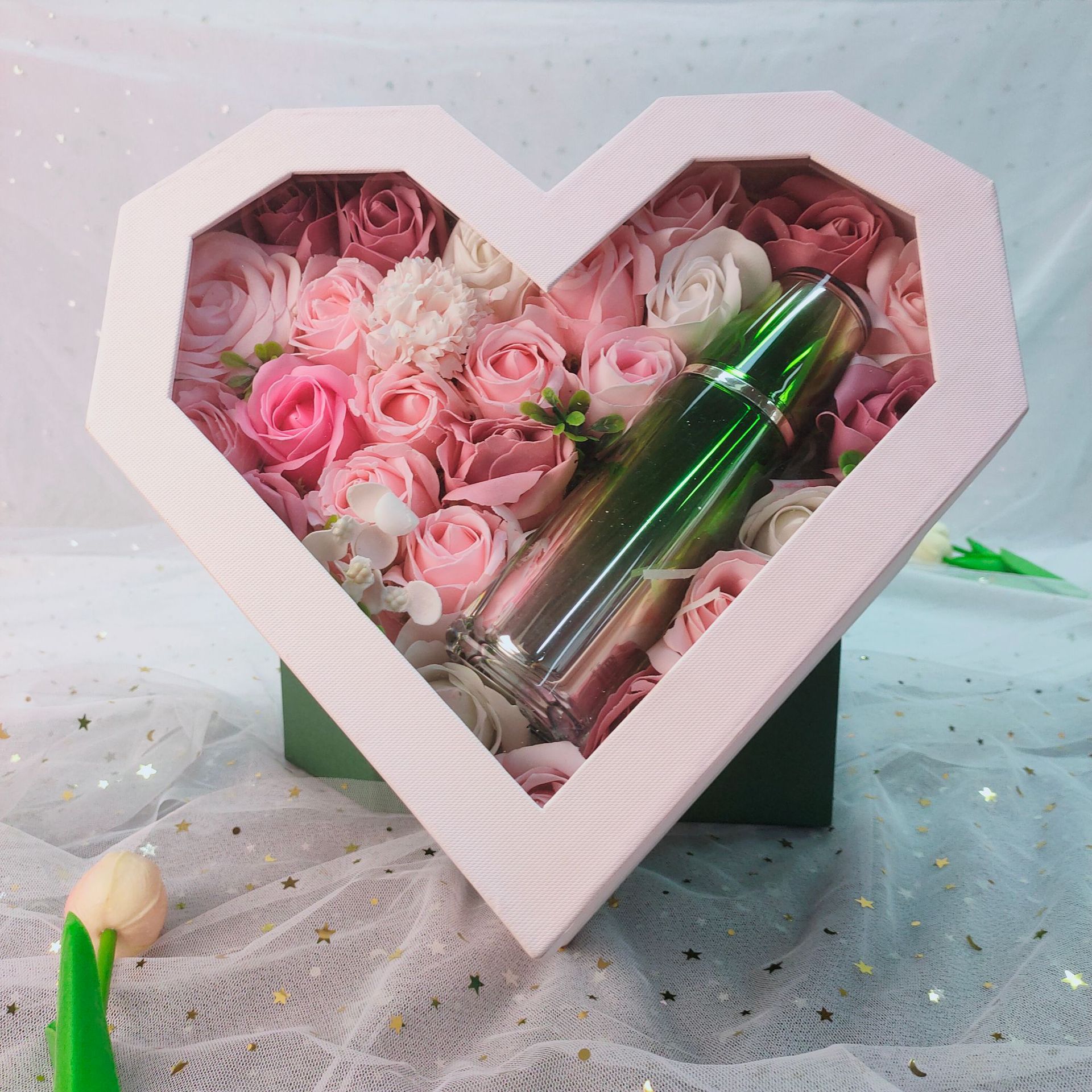 新款创意玫瑰花情人节礼品包装盒 浪漫开窗钻石心形透明伴手礼盒