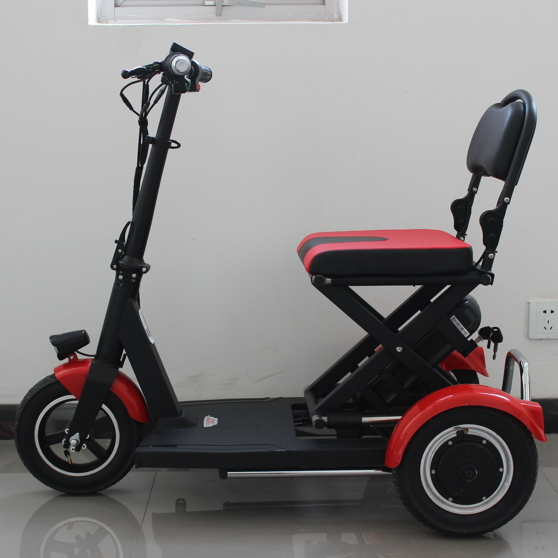 电动三轮车成人老年休闲代步车小型家用电动车女性接送孩子电瓶车